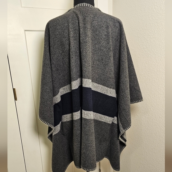 ARTISAN NY Poncho Ruana Wrap.  Large Poly Wool Blend - Picture 11 of 11